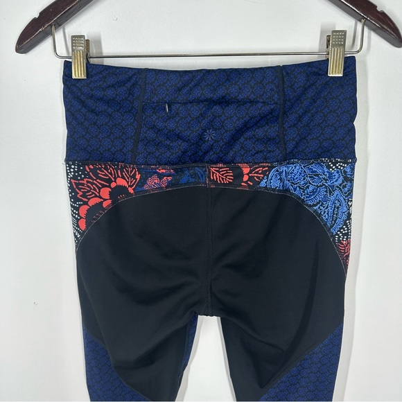 Athleta Lotus Precision Athletic Leggings Blue Color Block Size Small - Picture 6 of 9